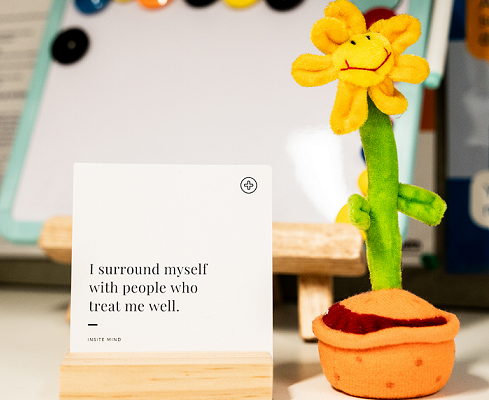 I-surround-myself-with-people-who-treat-me-well